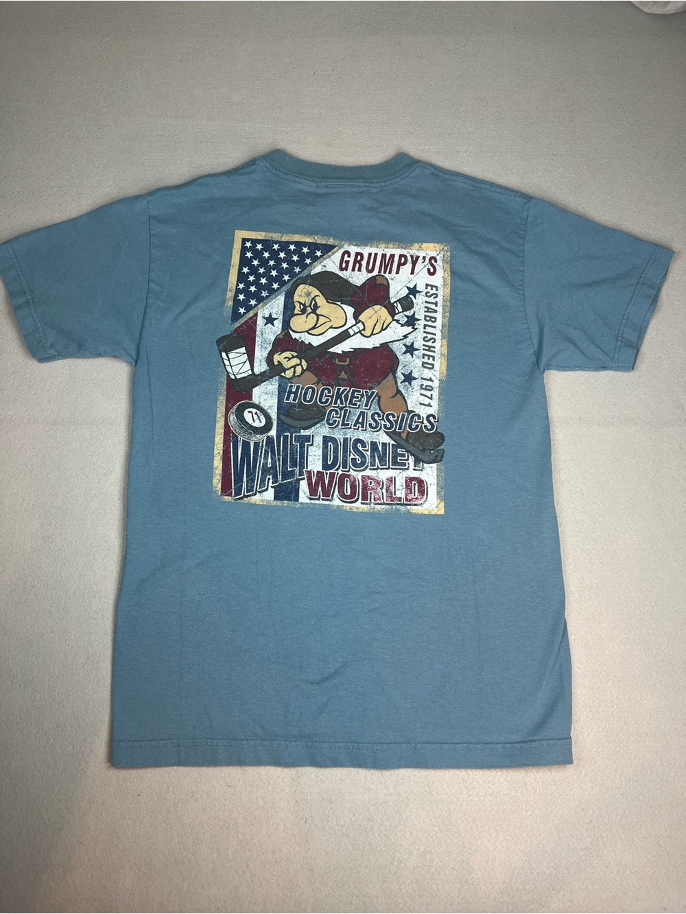 Walt Disney World Grumpy hockey t shirt size medium